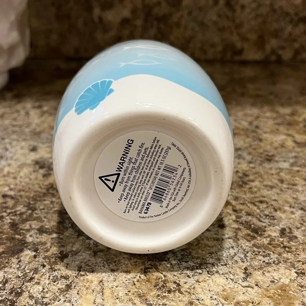 NEW Yankee Candle Bahama Breeze Blue Candle in Ocean Themed Collectable Jar